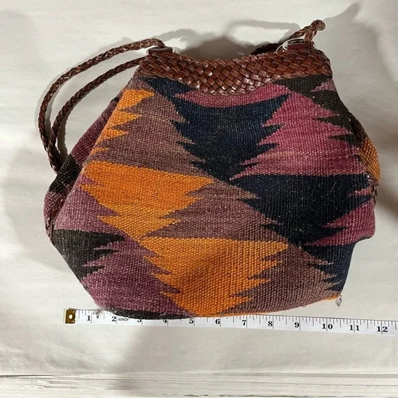 LJ SIMONE ~ Aztec Print Handbag with Leather Straps Drawstring Closure - Picture 7 of 8